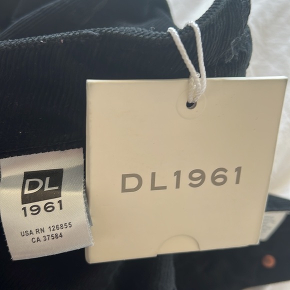 DL1961 MARGAUX CROPPED CORDUROY JEANS IN BLACK 26 - Picture 6 of 6